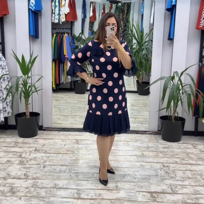 Klara™ - Sukienka inspirowana stylem retro z plisowaną spódnicą i rozkloszowanymi mankietami rękawów